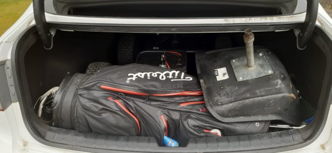 WhatsApp Image 2023-05-23 at 14.27.40.jpgbuggy and bag in boot.jpg