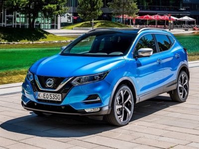 nissan-qashqai-blue-exterior-front-2.jpg
